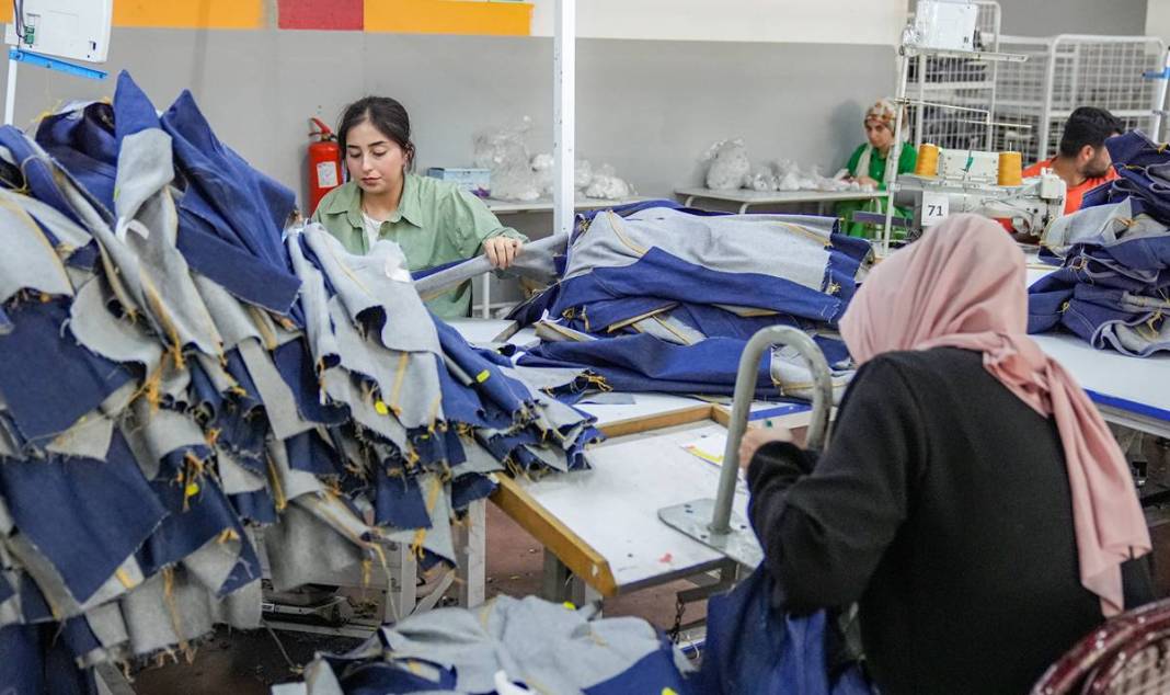 Diyarbakırlı kadınlardan tekstil atıklarından çocuklara kıyafet 10